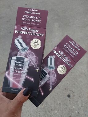 Lot Of 2 NEW iN BOX MERLE ROBERTS Dark Spot Face Serum Vitamin C Hylauronic Acid